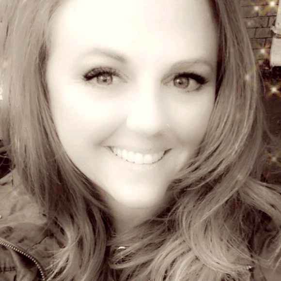 Meet your Posher, Sandra - Picture 1 of 1